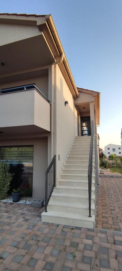 ביוגראד נה מורו Spacious Modern Apartment מראה חיצוני תמונה